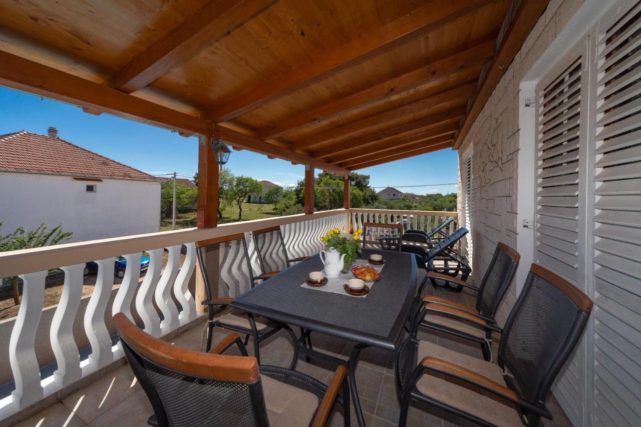 Apartmani Dada Biograd Na Moru Exterior photo