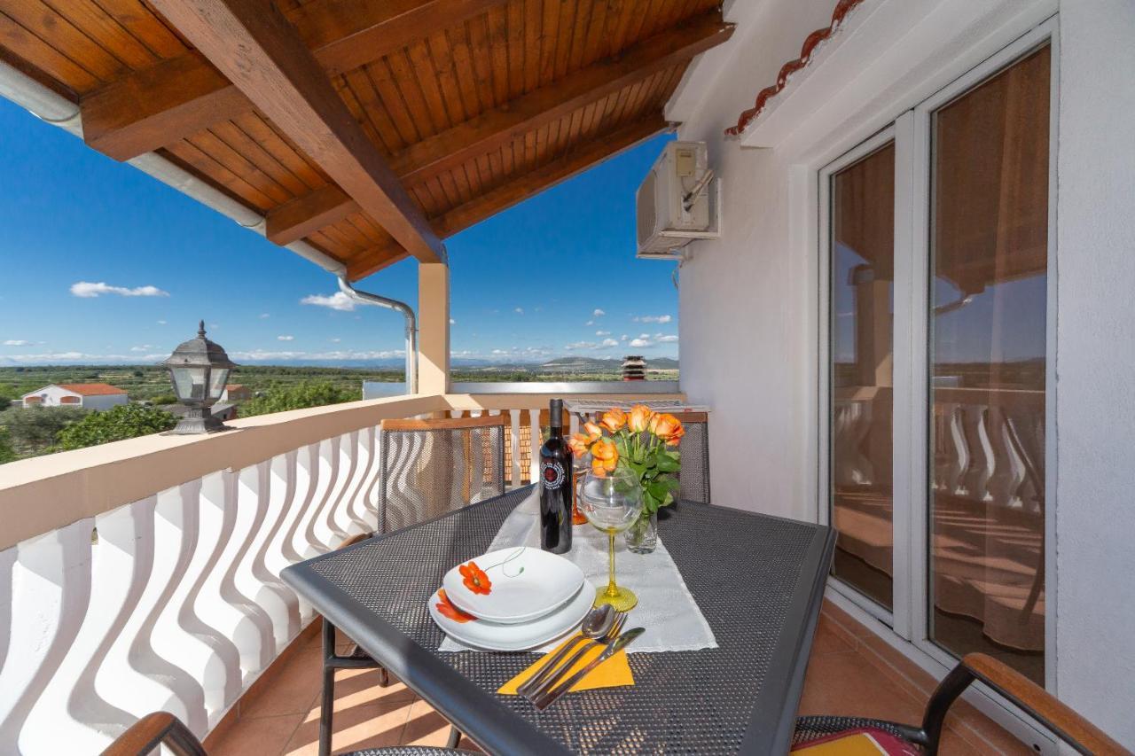Apartmani Dada Biograd Na Moru Exterior photo